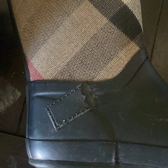 Burberry rain boots - Picture 5 of 7